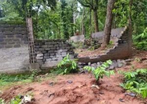 Raigarh: राइस मिल में घुसा हाथी, बाउंड्रीवाल तोड़ी, किसानों की धान फसल भी की बर्बाद, निगरानी में जुटा वन अमला