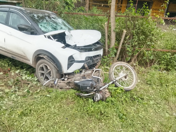 Raigarh News: तेज रफ्तार कार ने बाइक को मारी टक्कर, एक की मौत, दूसरा गंभीर रूप से घायल, रायपुर रेफर