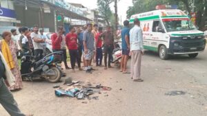 CG News: दर्दनाक सड़क हादसा, तेज रफ्तार ट्रेलर ने स्कूटी सवार परिवार को रौंदा, पिता-बेटे की मौत, महिला गंभीर