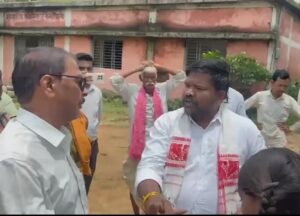 Raigarh News: हाई स्कूल में सायकिल वितरण का विरोध, रवि भगत ने गुणवत्ता पर उठाए सवाल, पुलिस ने हिरासत में लिया