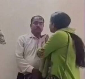 Raigarh News: कॉलेज के प्रोफेसर के खिलाफ FIR दर्ज, युवती को अश्लील मैसेज भेजने और धमकी देने का आरोप, जांच पड़ताल में जुटी पुलिस 