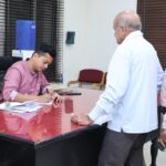 Raigarh: जनदर्शन में एडीएम ने सुनीं आमजनों की समस्याएं, अधिकारियों को त्वरित निराकरण के निर्देश