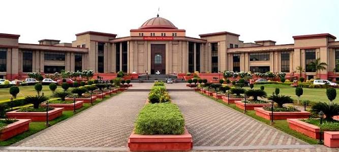 CG High Court: बिलासपुर एयरपोर्ट को लेकर बड़ा फैसला जल्द! AAI को संचालन सौंपने के प्रस्ताव पर हाईकोर्ट ने दिए सख्त निर्देश