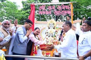 Raigarh News: स्वास्थ्य मंत्री श्याम बिहारी जायसवाल एवं वित्त मंत्री ओ.पी.चौधरी ने भगवान सहस्रबाहु की प्रतिमा का किया अनावरण