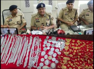 CG News: सीतापुर में एक करोड़ की उठाईगिरी का खुलासा, 46 लाख के सोने-चांदी के जेवर बरामद, 500 से ज्यादा CCTV फुटेज खंगाले