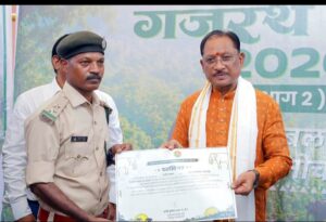 मानव-हाथी सह-अस्तित्व की दिशा में जशपुर की अभिनव पहल ‘गजरथ यात्रा’ को मिली नई पहचान, मुख्यमंत्री विष्णुदेव साय ने ‘गजरथ यात्रा’ पुस्तक का किया विमोचन