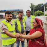 राखी का एक रिश्ता उन हाथों के नाम, जो हर सफर को बनाते हैं सुरक्षित, देवास–भोपाल कॉरिडोर पर यात्रियों ने DBCPL की पेट्रोलिंग टीम को बांधी राखी, जताया आभार