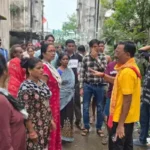 साइकिल से वार्डों में पहुंच रहे महापौर, कीचड़-कचरे के बीच सुन रहे जनता की आवाज