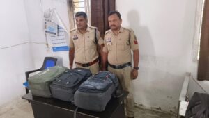 जशपुर पुलिस ने 21.5 किलो गांजा किया जब्त, तस्कर कार छोड़कर फरार