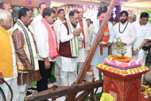 विशेष लेख : विष्णु सरकार ने बढ़ाया किसानों का मान-खेती किसानी को मिला नया संबल, छत्तीसगढ़ की कृषि संस्कृति परंपरा व आस्था से जुड़ा है हरेली तिहार