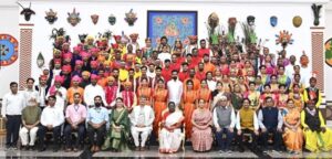 राष्ट्रपति भवन में गूंजी धमतरी के मांदर की थाप, स्वतंत्रता दिवस पर ‘जय गढ़िया बाबा दल’ ने बिखेरा छत्तीसगढ़ी लोकसंस्कृति का जादू