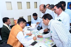 भाजपा प्रदेश कार्यालय में वित्त मंत्री ओपी चौधरी ने किया कार्यकर्ताओं से संवाद