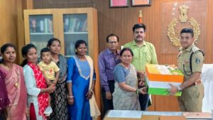 दूरस्थ क्षेत्रों में तैनात जवानों तक पहुंचेगा बहनों का स्नेह, ‘रक्षा सूत्र’ अभियान के तहत पुलिस जवानों के लिए भेंट की गई राखियां