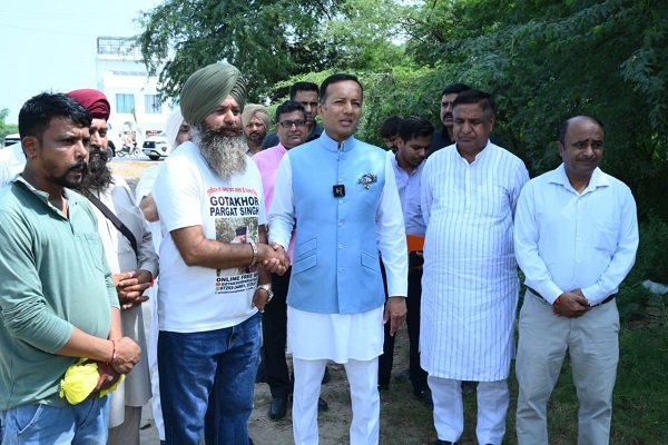 गोताखोर प्रगट सिंह समाज के सच्चे सेवक हैं: नवीन जिन्दल