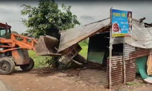 Raigarh: कोसमनारा में शासकीय भूमि हुई अतिक्रमणमुक्त, प्रशासन ने की कार्रवाई