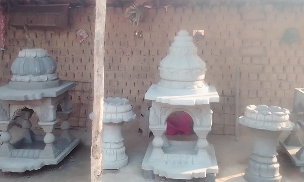 Raigarh: देवगढ़ की रुकमणी ने हुनर को बनाया रोजगार, सीमेंट से सजावटी सामान बनाकर बढ़ाई आमदनी