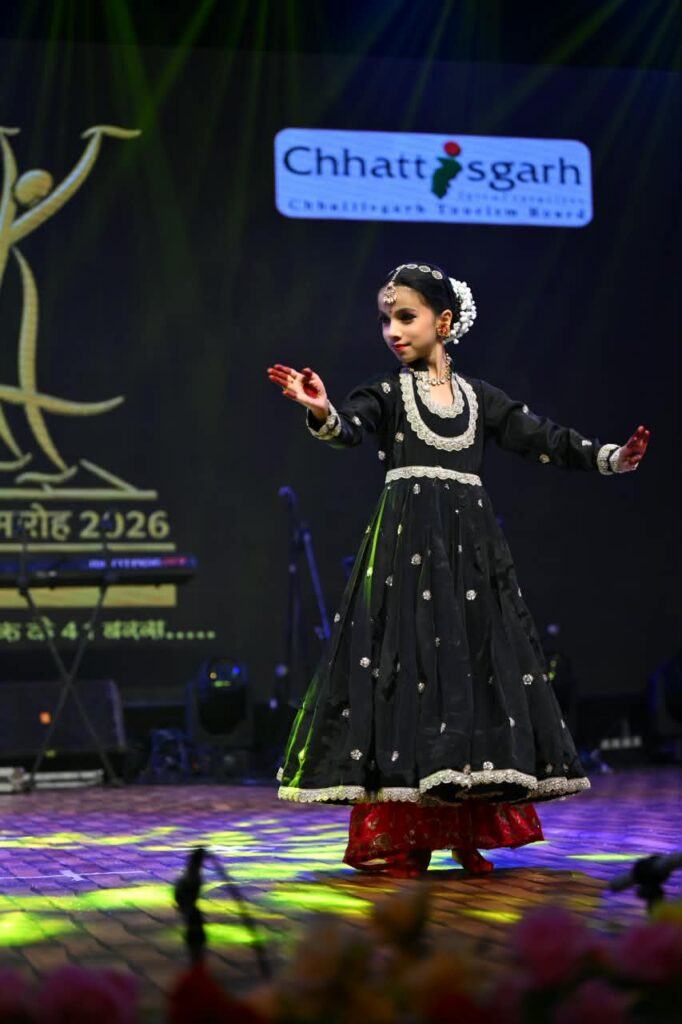 चक्रधर समारोह में रायपुर की आनंदिता तिवारी ने कथक से प्रस्तुत की शिव पंचाक्षरी स्तोत्र की भावपूर्ण प्रस्तुति