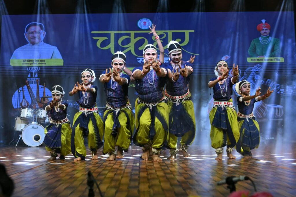 Raigarh: लय, ताल और नृत्य कौशल का अद्भुत संगम, गोटीपुआ ने दर्शकों को किया मंत्रमुग्ध, नक्षत्र गुरुकुल के कलाकारों ने ओडिशा की समृद्ध नृत्य परंपरा को मंच पर किया जीवंत