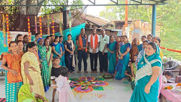 आंगन मिलन में सेवा, सम्मान और संस्कार का संगम, रायगढ़ के 487 आंगनबाड़ी केंद्रों में 2,908 गतिविधियां, 18,965 लोगों की सहभागिता