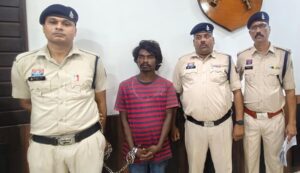 Raigarh News: पार्षद को लोहे के जैक रॉड से सिर पर वार कर घायल करने वाला हत्या के प्रयास का आरोपी गिरफ्तार,  मारपीट कर रहे युवकों को समझाने पहुंचे थे वार्ड पार्षद 