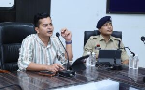 Ragarh: जन्माष्टमी पर्व की तैयारियों को लेकर शांति समिति की बैठक आयोजित, व्यवस्थाओं को लेकर दिए आवश्यक निर्देश