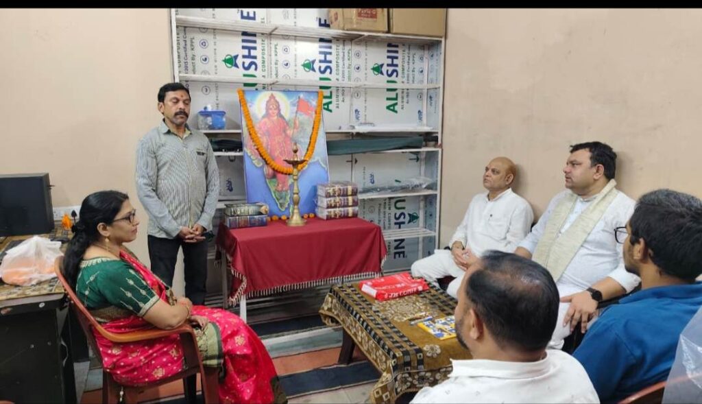 Raigarh: निःशुल्क विधिक सेवा, चिकित्सा परामर्श एवं सिलाई प्रशिक्षण केंद्र का शुभारंभ
