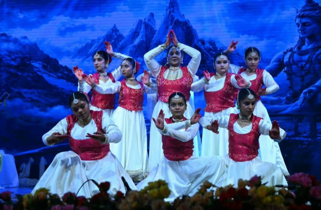 Raigarh: वासंती वैष्णव एवं शिष्य-शिष्याओं ने कथक में जीवंत की रायगढ़ घराने की परंपरा