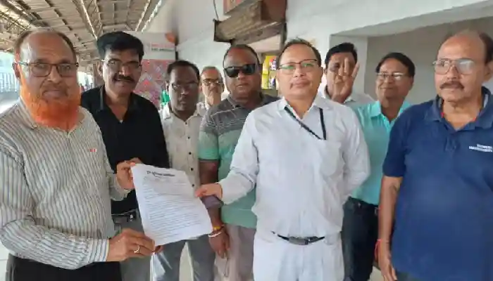 प्रयागराज विशाखापट्टनम ट्रेन निरस्त, ट्रेड यूनियन काउंसिल ने बहाली के लिए सौपा  ज्ञापन