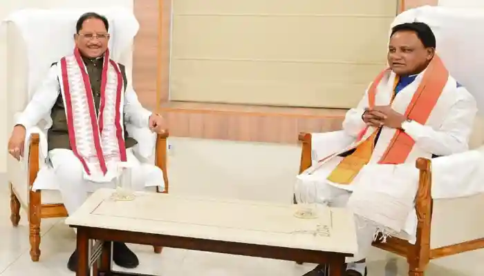 मुख्यमंत्री विष्णु देव साय ने ओडिशा के मुख्यमंत्री मोहन चरण माझी से की सौजन्य भेंट