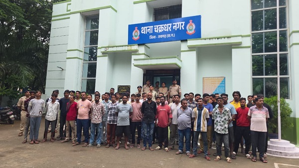Raigarh: आगामी त्यौहारों को लेकर रायगढ़ पुलिस का सख्त एक्शन,   गुंडा, निगरानी बदमाश, सजायाफ्ता एवं संदिग्ध व्यक्तियों को दो टूक चेतावनी—अपराधिक गतिविधियों से दूर रहें, वरना होगी सख्त कार्रवाई