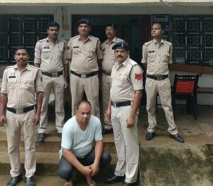 Raigarh News: रायगढ़ में पटवारी गिरफ्तार,  फर्जी दस्तावेजों से आदिवासी और शासकीय जमीन के खेल का खुलासा, रायगढ़ पुलिस की बड़ी कार्रवाई