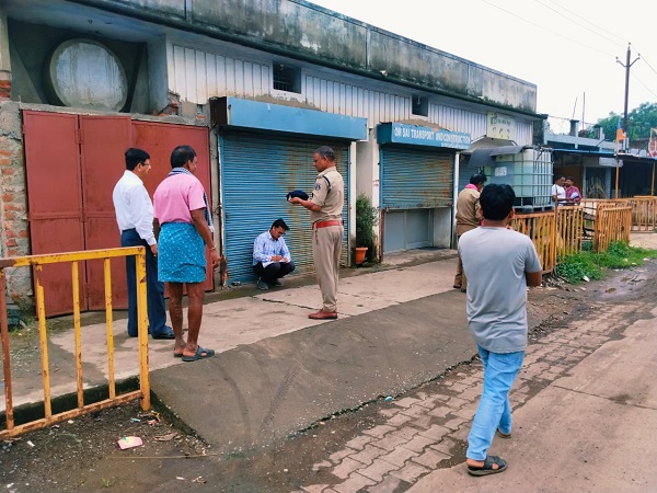 Raigarh: नेशनल हाईवे-49 पर सड़क के बीच खतरनाक तरीके से वाहन खड़ा करने वालों पर एफआईआर