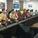 Raigarh: गणेशोत्सव को लेकर शांति समिति की बैठक आयोजित, आयोजन समितियों को वॉलिंटियर्स की जानकारी संबंधित थाने में जमा करने के निर्देश, रात्रि 10 से सुबह 6 बजे तक ध्वनि यंत्रों के उपयोग पर प्रतिबंध