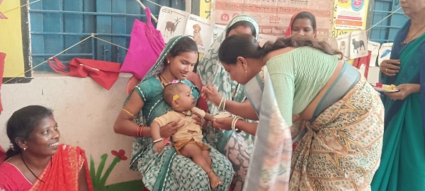 Raigarh News: सेवा संकल्प अभियान के तहत पतरापाली में आयोजित हुआ अन्नप्राशन एवं गोदभराई रस्म, पोषण माह के साथ मातृ-शिशु पोषण पर दिया गया जोर
