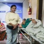 Raigarh News: हेल्पिंग हैंड्स की मानवीय पहल, रायगढ़ की मां के लिए दौड़ी मदद, 5 घंटे में रायपुर पहुंचाया, शुरू हुआ निशुल्क इलाज 