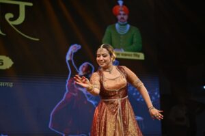 घुंघरूओं की झंकार से गूंजा चक्रधर समारोह का मंच, डॉ.खुशबू पांचाल के कथक ने मोहा दर्शकों का मन