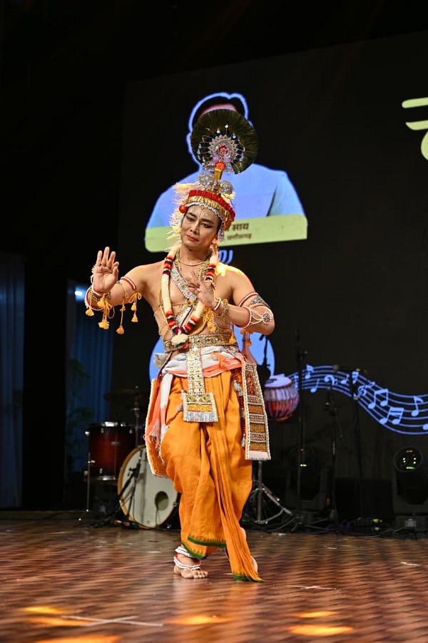 Raigarh: डॉ. मंजू ईलांग्बाम की मणिपुरी नृत्य प्रस्तुति में दिखा भाव, लय और नृत्य का मनोहारी संगम