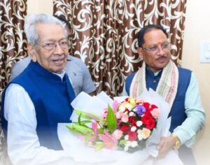 मुख्यमंत्री विष्णु देव साय ने छत्तीसगढ़ के पूर्व राज्यपाल  विश्वभूषण हरिचंदन से की सौजन्य भेंट