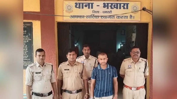 CG News: SBI कियोस्क में करोड़ों का खेल, 29 खाताधारकों के FD बॉन्ड बरामद, 1.07 करोड़ की धोखाधड़ी में एक आरोपी गिरफ्तार