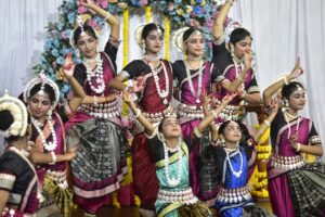 राधा रानी की भक्ति में रंगा रायगढ़, राधा माधव के महाअभिषेक में उमड़ा भक्तिसैलाब