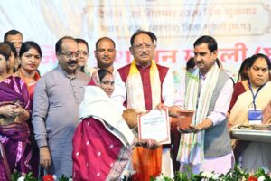 Chhattisgarh: आंगन मिलन सेवा से उत्सव स्थल बने आंगनबाड़ी केंद्र, पहले दिन 97 हजार से अधिक लोगों की सहभागिता, मुख्यमंत्री विष्णु देव साय मुंगेली के मदकू में कार्यक्रम में हुए शामिल