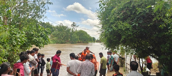 बलौदाबाजार में बाढ़ का कहर: 120 लोगों का सुरक्षित रेस्क्यू, प्रशासन और आपदा टीम ने संभाला मोर्चा