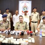 CG News: 12.50 लाख की चोरी का खुलासा, पिता-पुत्र गिरफ्तार, 11.53 लाख रुपए बरामद, मकान की छत से पड़ोसी के घर में दाखिल हुए आरोपी