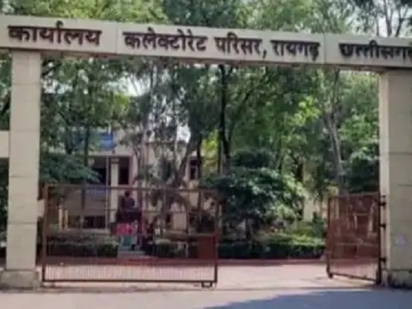 Raigarh News:  EWS भूमि में गड़बड़ी पर ग्रीन-पार्क कॉलोनी का लाइसेंस निरस्त, जमीन की खरीदी-बिक्री पर रोक,कॉलोनियों में EWS भूमि की होगी जांच