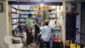 CG News: सीजन के बीच कीटनाशक विक्रय केन्द्रों पर बढ़ी सख्ती, एक केंद्र का लाइसेंस किया निरस्त, दो का हुआ निलंबन
