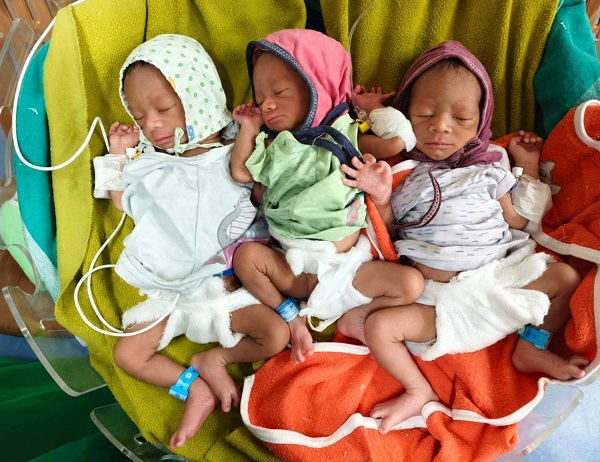 Chhattisgarh: एक साथ गूंजी तीन किलकारियां, सामान्य प्रसव से जन्मे तीन बेटे, दंतेवाड़ा जिला अस्पताल में हाई रिस्क ट्रिपलेट डिलीवरी 