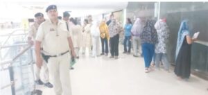 भिलाई के सूर्या मॉल में स्पा सेंटर पर पुलिस की रेड, 7-8 युवतियों से भरवाया बाउंड ओवर