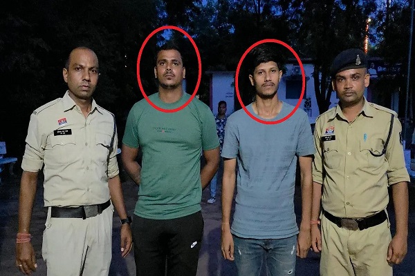 CG: डिप्टी CM के फोटो पर इन दो युवकों ने किए गंदे-गंदे कमेंट, कवर्धा पुलिस ने दोनों को दबोचा