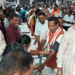 Raigarh News: सेवा संकल्प अभियान: धरमजयगढ़ में आयोजित शिविर में हितग्राहियों को मिला योजनाओं का लाभ