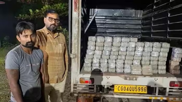 CG News: पिकअप के सीक्रेट चैंबर में 4 करोड़ रुपए कैश, दरवाजा खोलते ही फटी रह गईं आंखें, मशीन से हुई गिनती, दो पुलिस की हिरासत में  